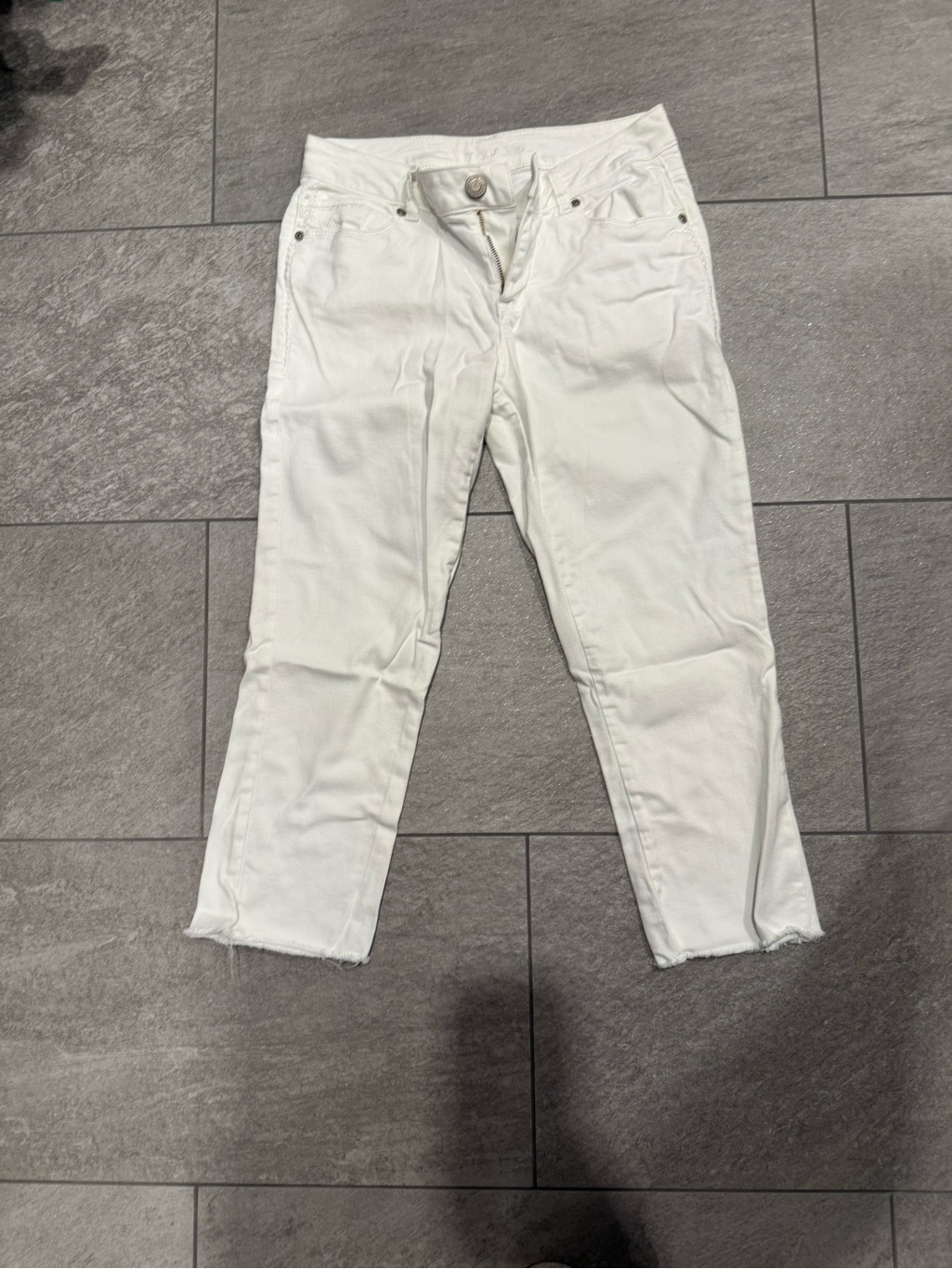 Maurices White Cropped Ankle Jeans